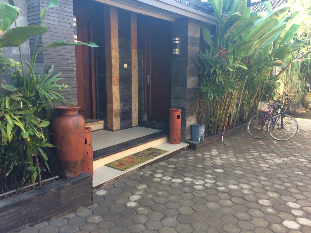 Villa Sahabat Gili Trawangan Exterior photo